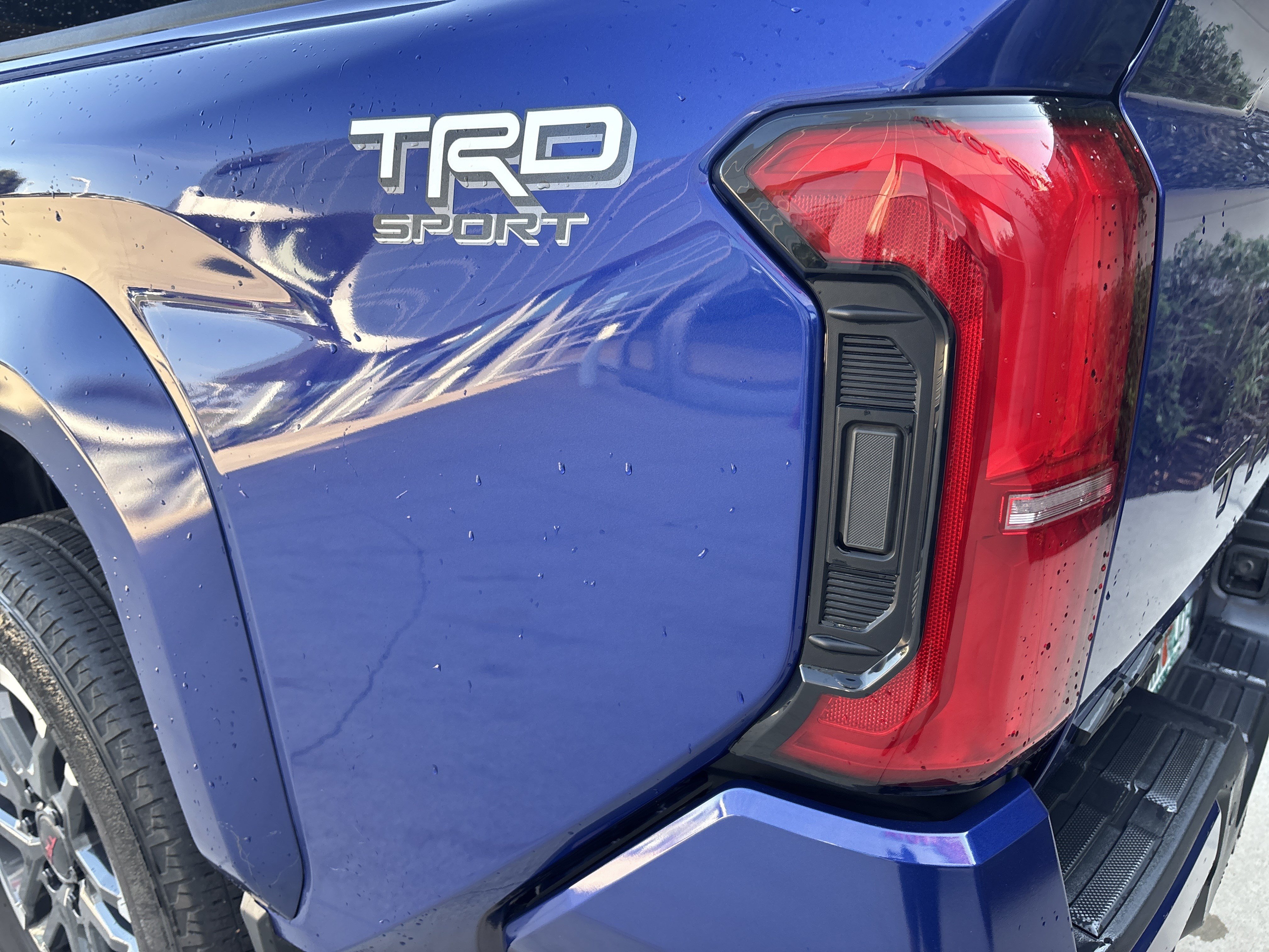 Used 2024 Toyota Tacoma TRD Sport w/ TRD Sport Premium Package AWD/4WD image 11