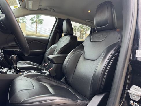 Used 2023 Jeep Cherokee Altitude Lux image 17