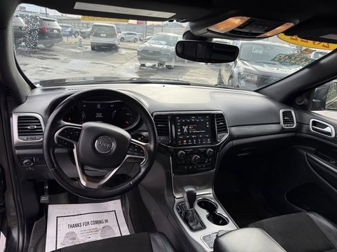 Used 2022 Jeep Grand Cherokee Laredo X image 15