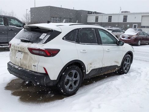 Used 2025 Ford Escape ST-Line w/ Equipment Group 301A image 3