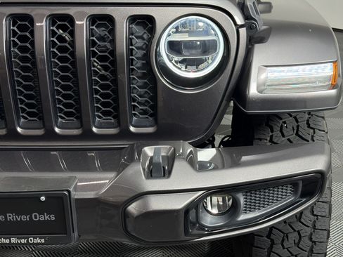 Used 2021 Jeep Gladiator Overland AWD/4WD image 11