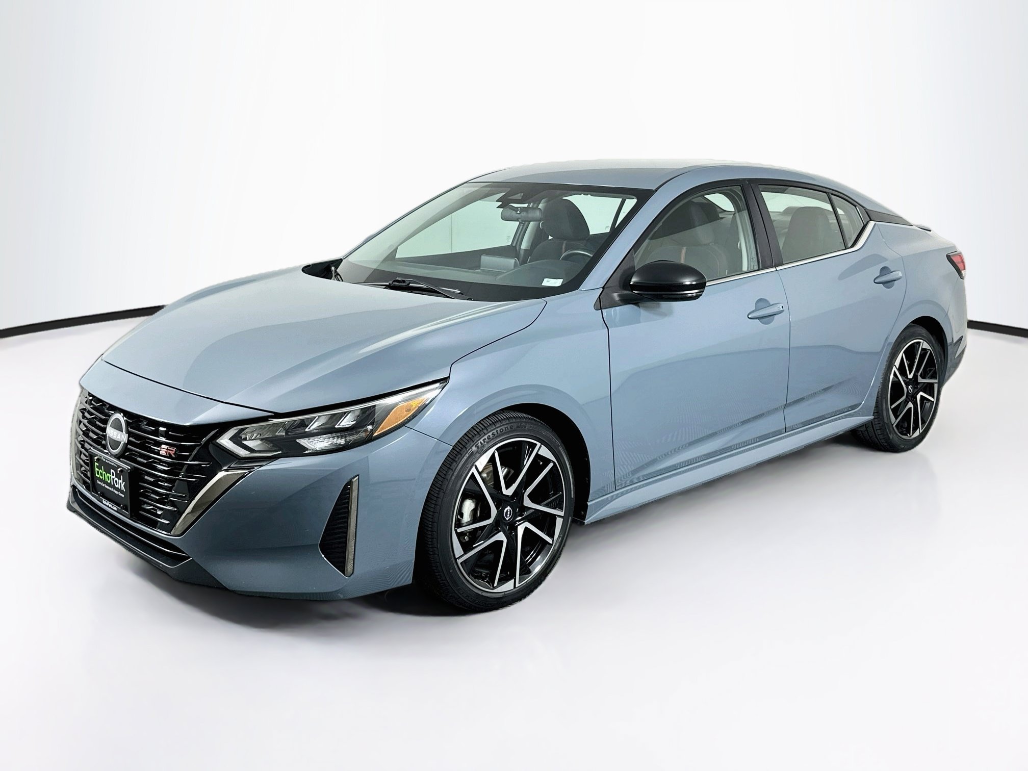 Used 2025 Nissan Sentra SR FWD image 3
