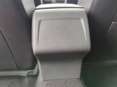 Used 2023 Volkswagen Jetta SE w/ Panoramic Sunroof Package FWD image 17