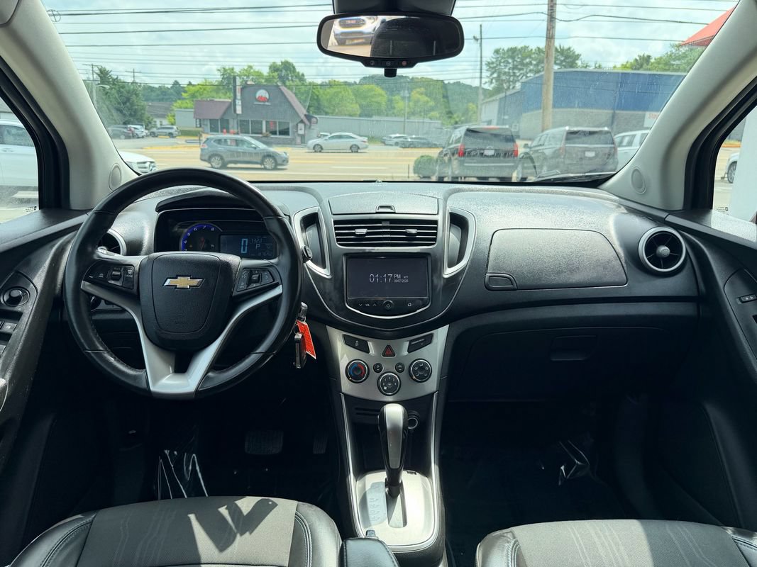 Used 2016 Chevrolet Trax LT w/ LT Convenience Package AWD/4WD image 18