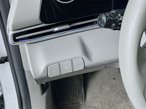 Used 2024 Hyundai Elantra SEL FWD image 17