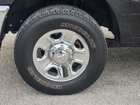 Used 2018 RAM 2500 Tradesman w/ Chrome Appearance Group image 12