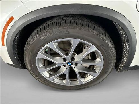Used 2026 BMW X5 xDrive50e AWD/4WD image 9