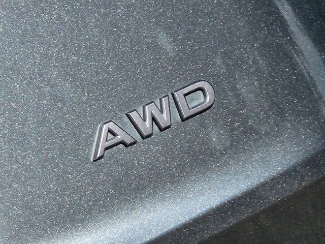 Used 2025 Nissan Rogue SV AWD/4WD image 12