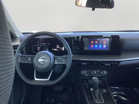 Used 2025 Nissan Kicks S image 17