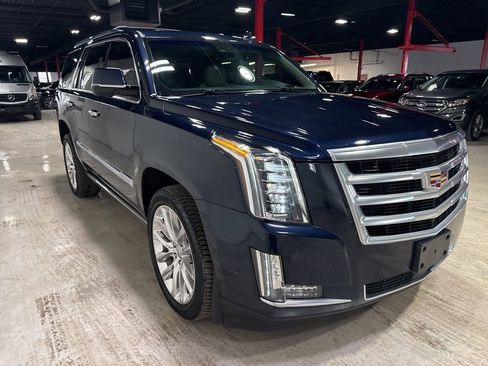 Used 2019 Cadillac Escalade Premium Luxury image 8