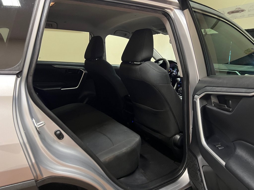 Used 2019 Toyota RAV4 LE FWD image 22