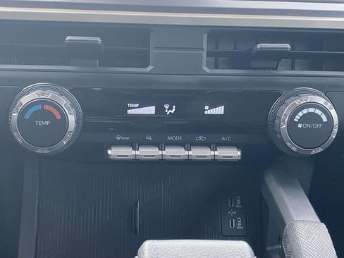 Used 2025 Toyota Tacoma 2WD Double Cab image 30