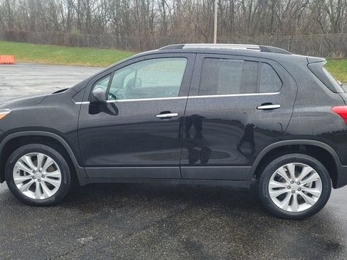 Used 2020 Chevrolet Trax Premier w/ LPO, Cargo Package image 7