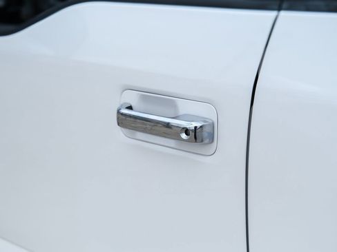 Used 2018 Ford F250 Lariat w/ Chrome Package image 31