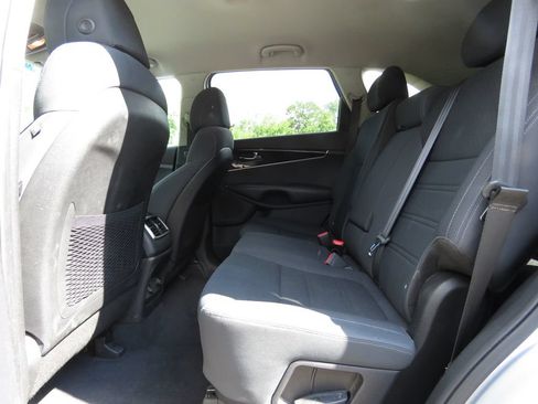 Used 2017 Kia Sorento AWD w/ LX V6 Convenience Package image 18