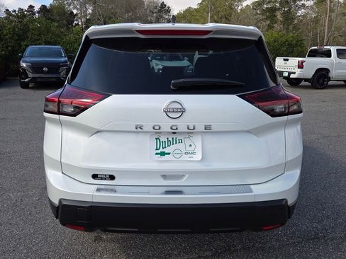 New 2026 Nissan Rogue SV image 9
