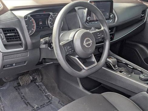Used 2023 Nissan Rogue S image 10