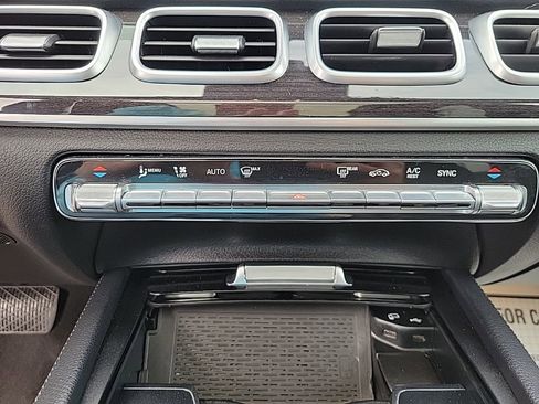 Used 2023 Mercedes-Benz GLS 450 4MATIC image 17
