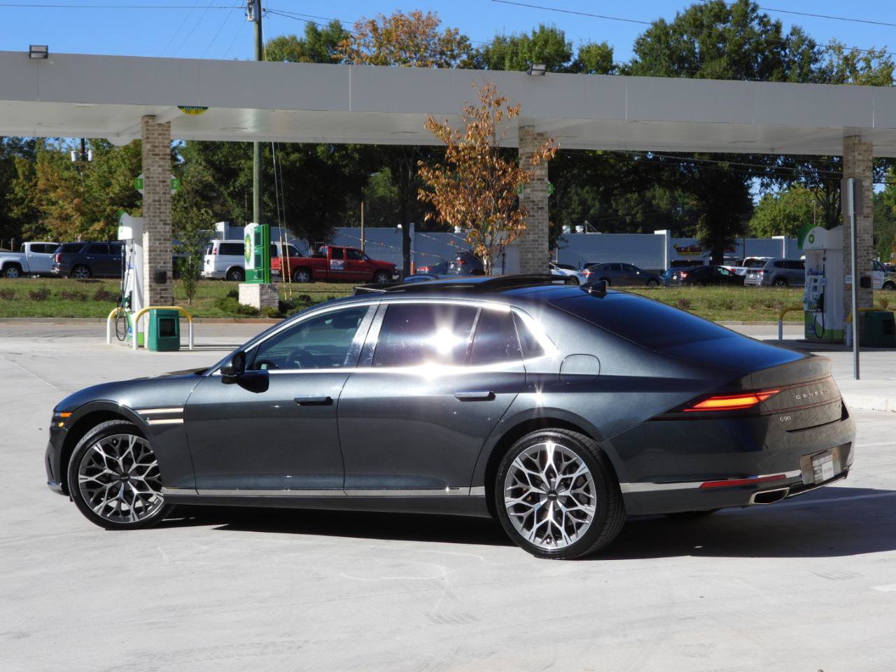 Used 2023 Genesis G90 3.5T AWD/4WD image 33