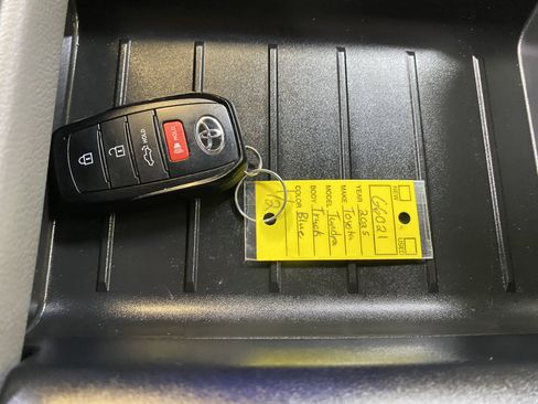 Used 2025 Toyota Tundra Limited image 49