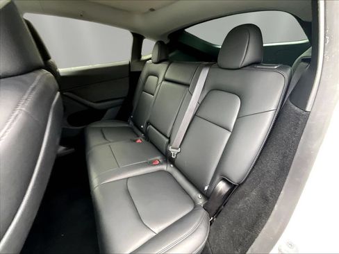 Used 2024 Tesla Model Y Long Range AWD/4WD image 22