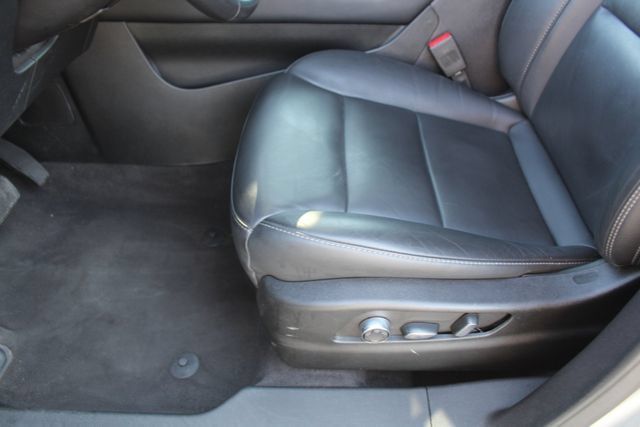 Used 2025 Cadillac XT4 Premium Luxury FWD image 39