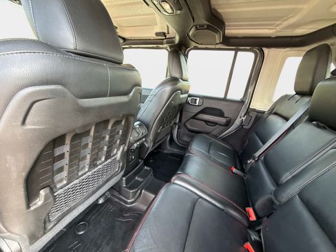 Used 2018 Jeep Wrangler Unlimited Rubicon w/ Dual Top Group AWD/4WD image 18