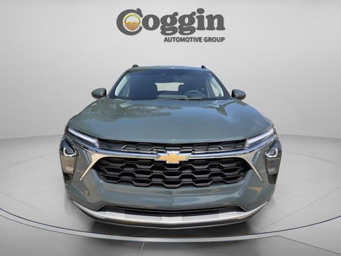 Used 2025 Chevrolet Trax LT w/ Driver Confidence Package FWD image 8