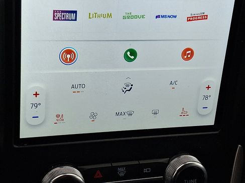 Used 2024 Ford Edge SEL w/ Convenience Package image 17