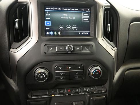 Certified 2021 Chevrolet Silverado 1500 Custom image 16