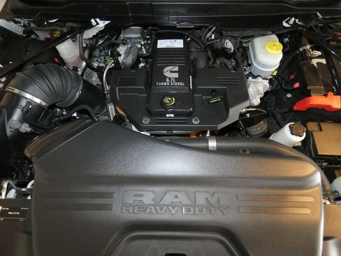 Used 2023 RAM 2500 Limited image 33