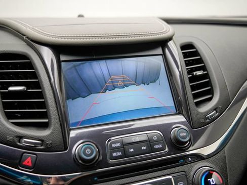 Used 2015 Chevrolet Impala LTZ FWD image 28