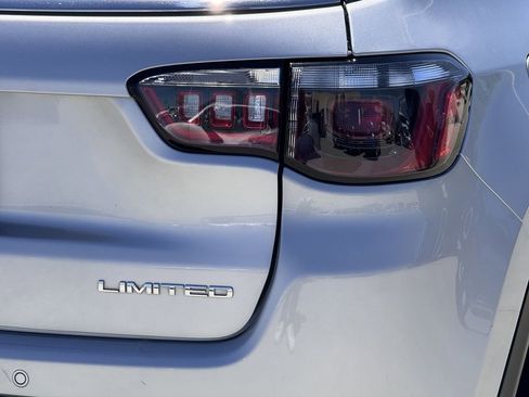 Used 2025 Jeep Compass Limited image 11