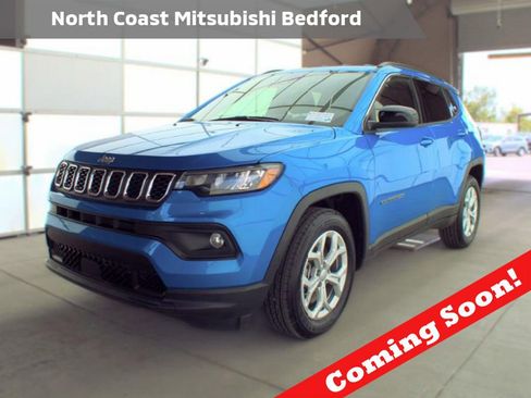 Used 2024 Jeep Compass Latitude AWD/4WD image 1