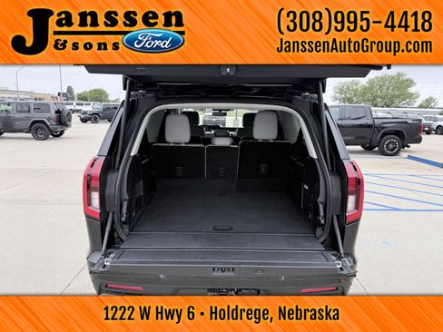 Used 2025 Ford Expedition Max Active AWD/4WD image 13
