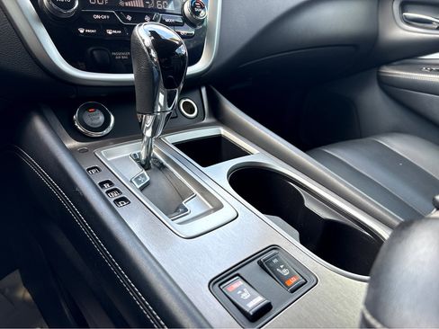 Used 2022 Nissan Murano SV w/ SV Midnight Edition Package image 11