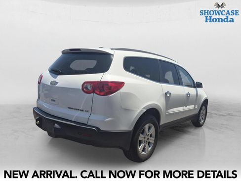 Used 2011 Chevrolet Traverse LT AWD/4WD image 5