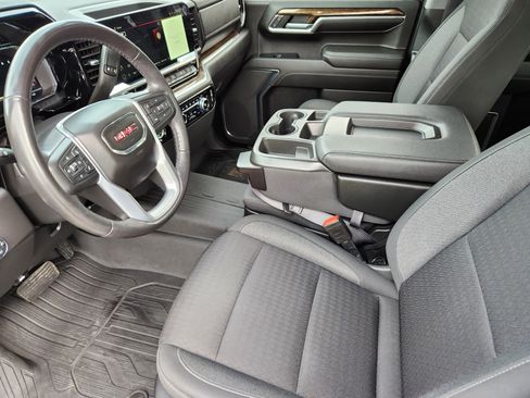 Used 2022 GMC Sierra 1500 Elevation w/ LPO, Elevation Black Package image 8