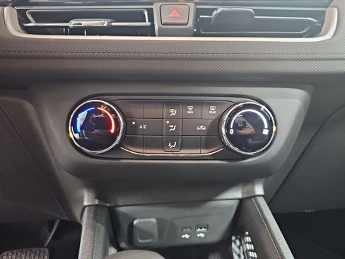 Certified 2025 Chevrolet TrailBlazer LS w/ LS Convenience Package FWD image 27