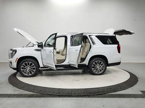 New 2026 GMC Yukon Denali w/ Denali Reserve Package AWD/4WD image 12