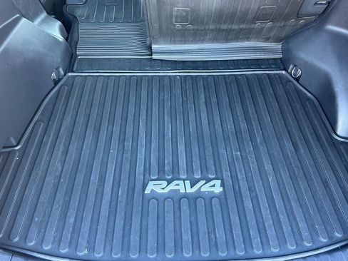 Used 2022 Toyota RAV4 XSE image 17