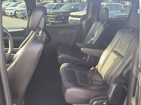 Used 2018 Dodge Grand Caravan GT image 10