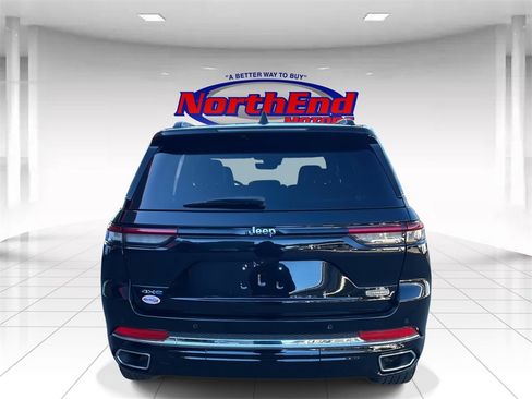 Used 2023 Jeep Grand Cherokee Overland image 4