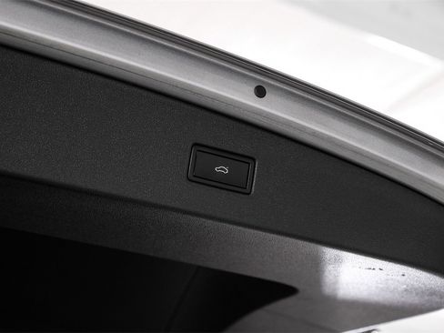 Used 2022 Volkswagen Tiguan SE image 59