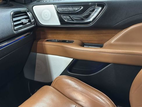 Used 2018 Lincoln Navigator Reserve w/ Technology Package image 24