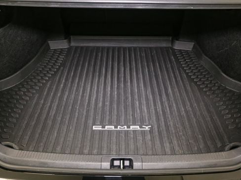 Used 2024 Toyota Camry SE image 12