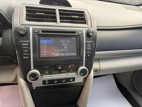Used 2014 Toyota Camry LE FWD image 14