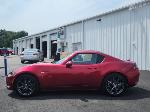 Used 2019 MAZDA MX-5 Miata RF Grand Touring RWD image 2