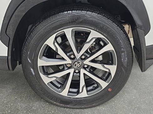 Certified 2023 Toyota Corolla Cross XLE w/ Convenience Package image 30