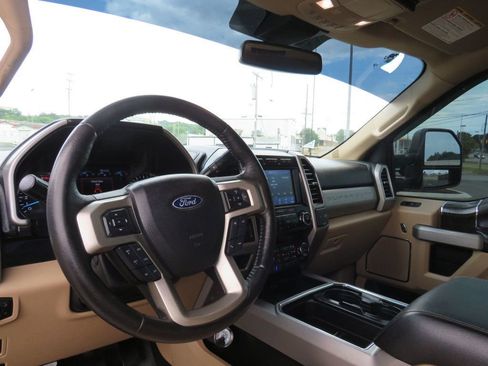 Used 2020 Ford F250 Lariat w/ Lariat Ultimate Package image 9